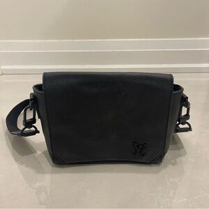 Louis Vuitton Black Men's LV Bag